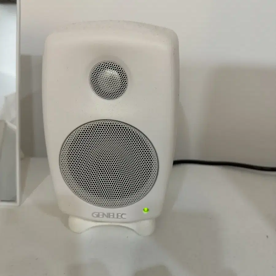 GENELEC 제네렉 8010AW 1조(2통) 화이트 + 스칼렛