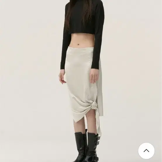 오픈와이와이 GLOSSY KNOTTED SKIRT, LIGHT GRAY