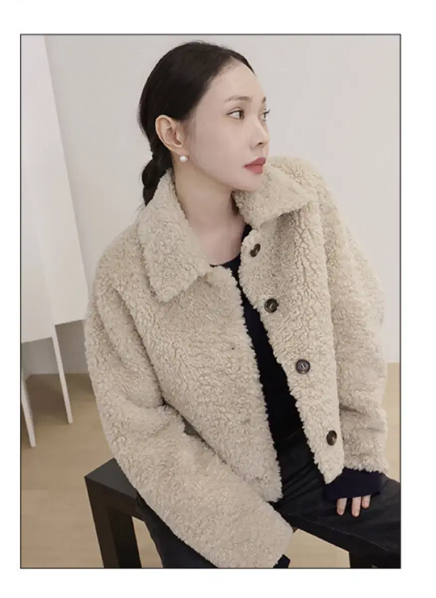 구호플러스 Faux Fur Crop Jacket - Ivory 판매합니다