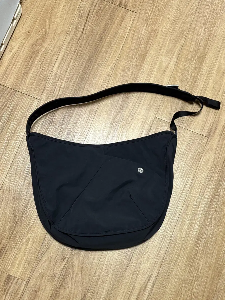 유세지 BD crossbody bag 크로스백