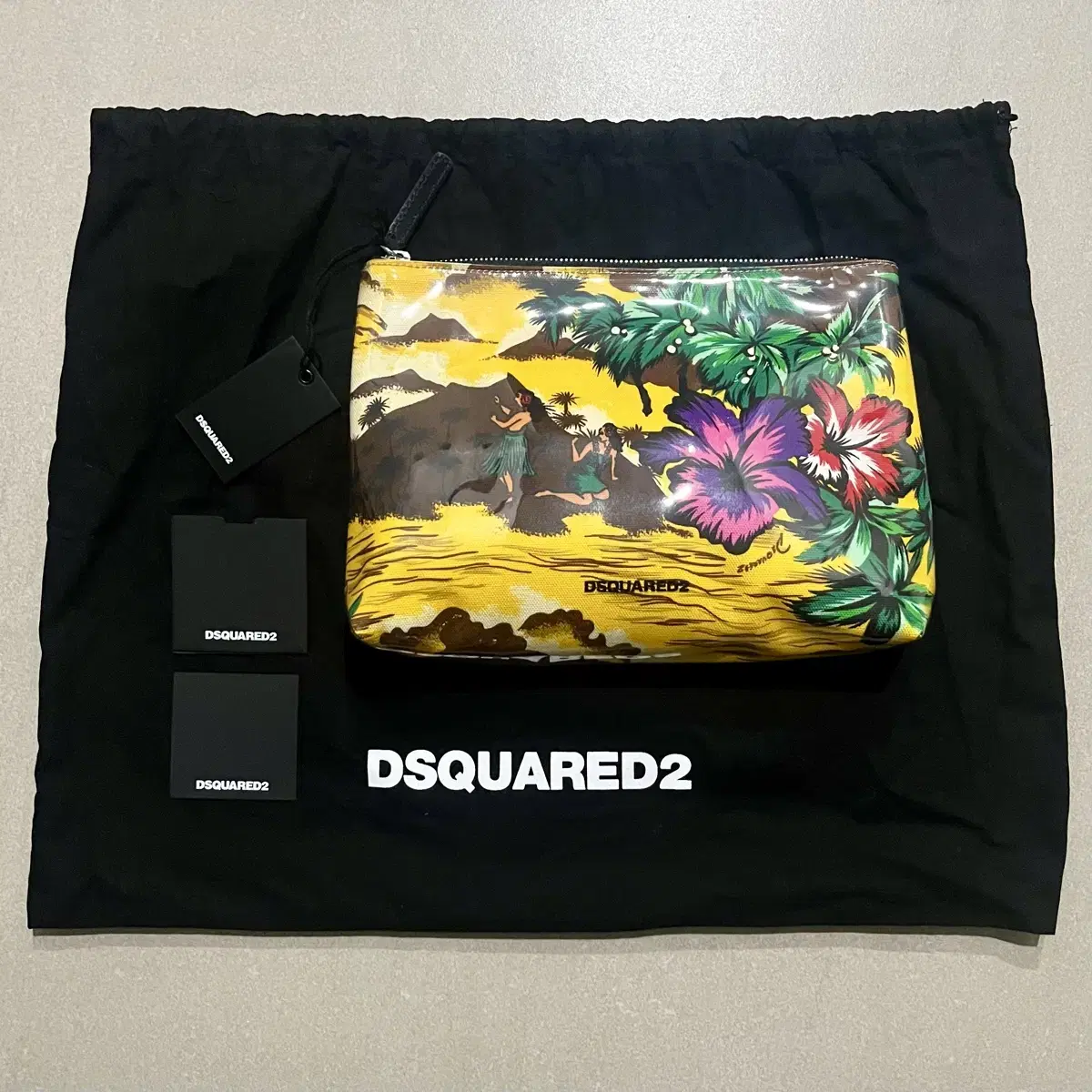 [DSQUARED] 디스퀘어드 유니크 클러치, 라지 파우치 판매합니다