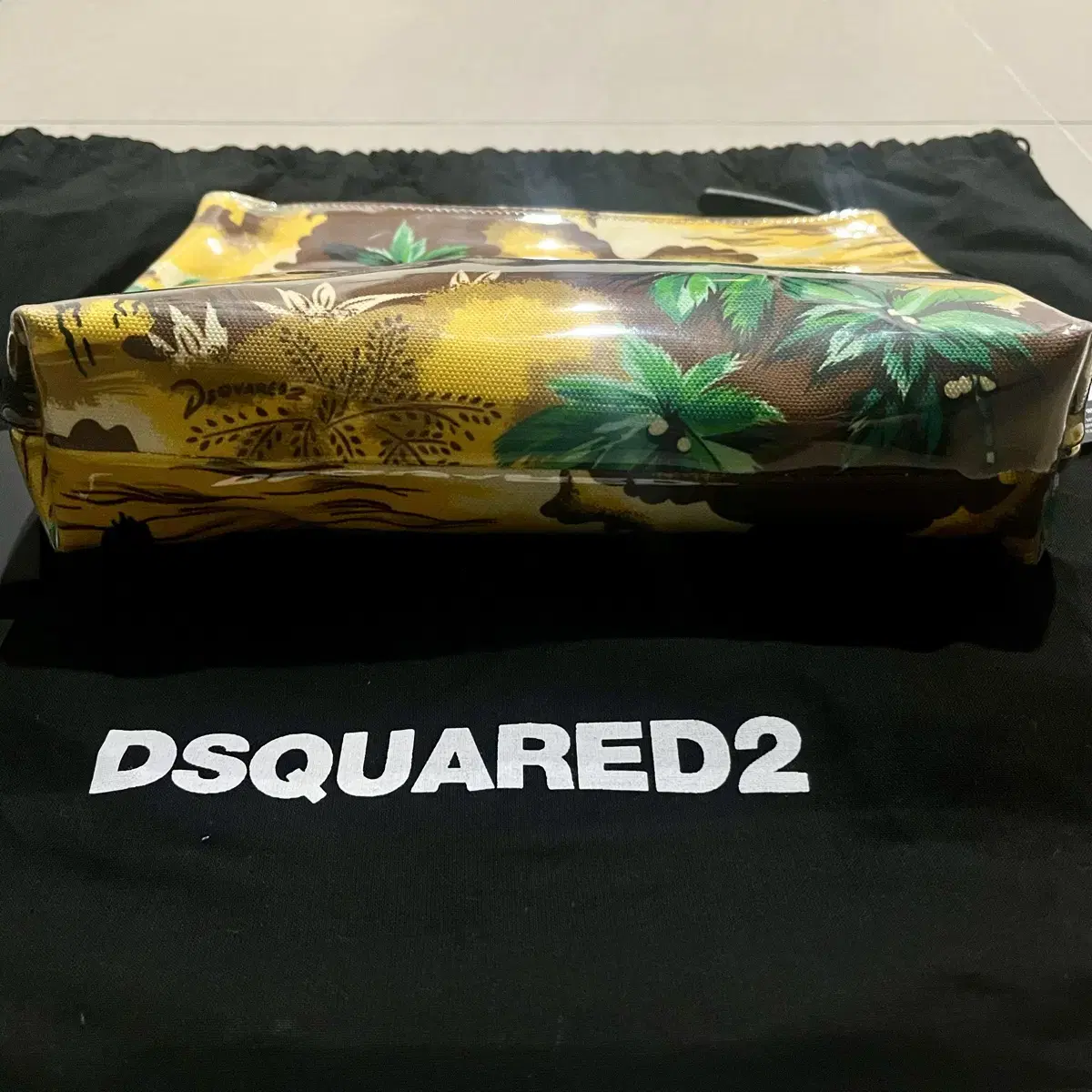 [DSQUARED] 디스퀘어드 유니크 클러치, 라지 파우치 판매합니다