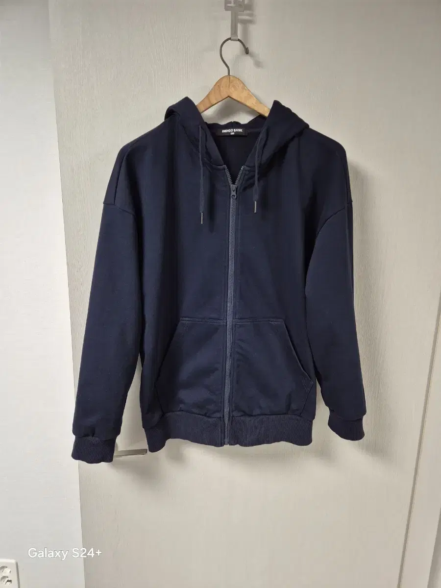 Over-the-top hooded zip-up 105 (new in navy)