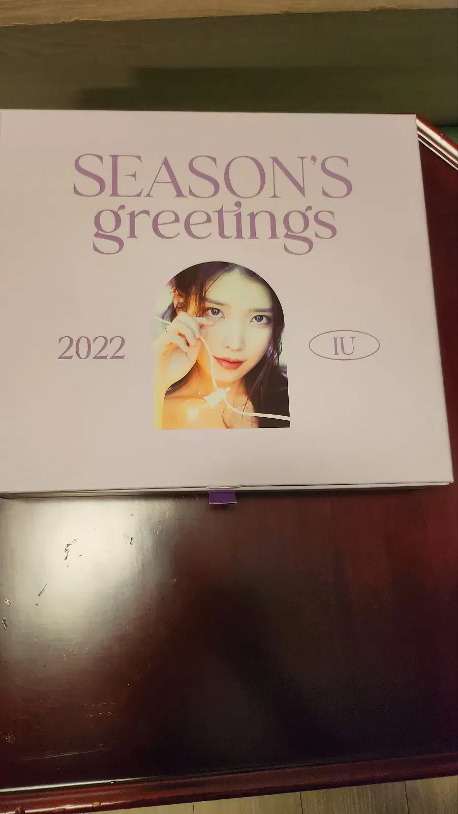 IU season's greetings 2022 (with photocard)