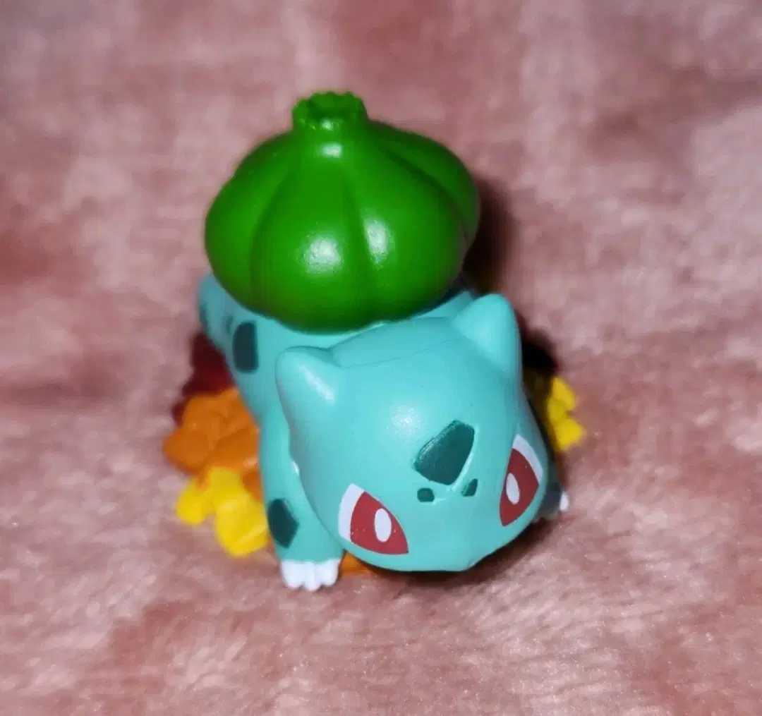 Pokémon Strange Sea Leaf Figure