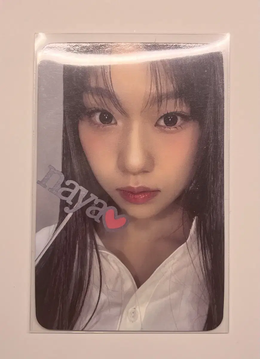 Izuna Choi is an early bird photocard holder