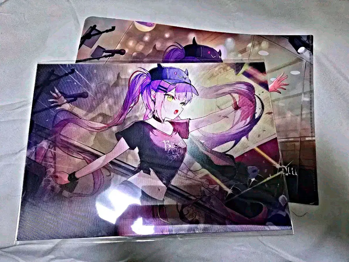 Tokoyami Towa Lenticular Poster + Clear File