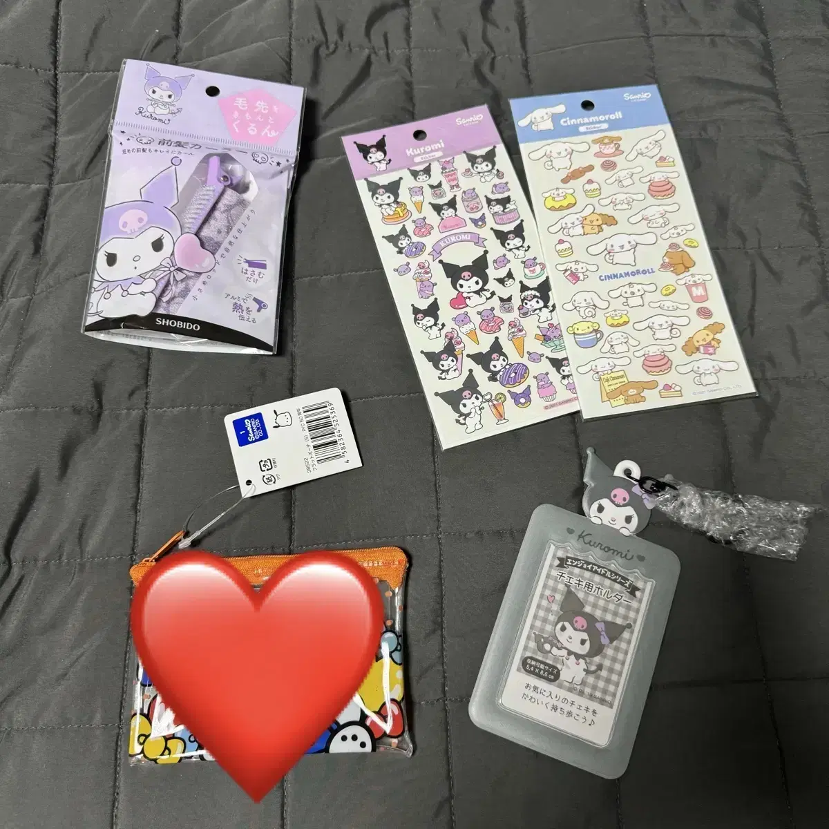 Sanrio Kuromi, Pochako merchandise stickers, pow, hair roll, kard, wallet