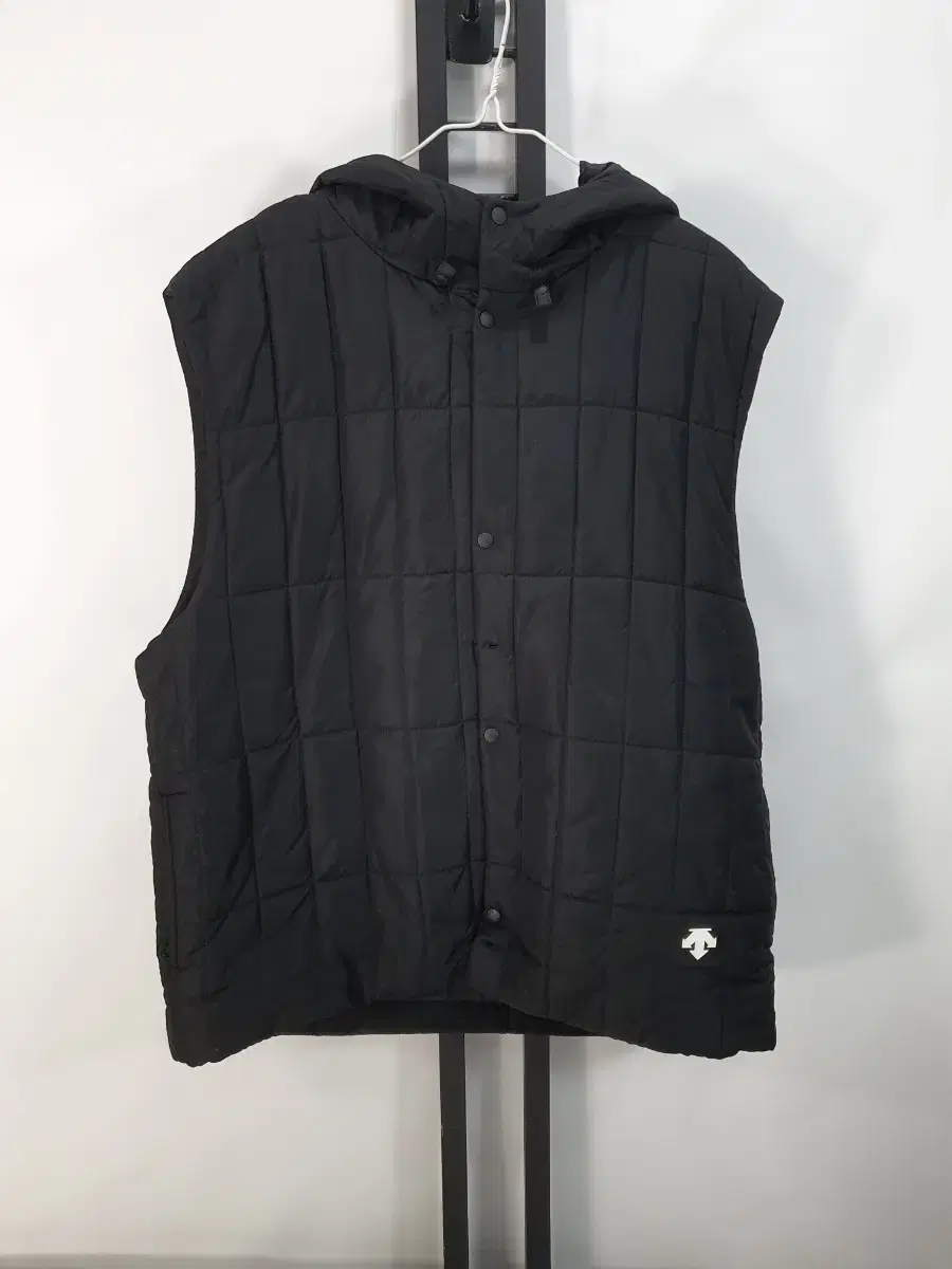 Descent Lightweight Padded Vest Black 115