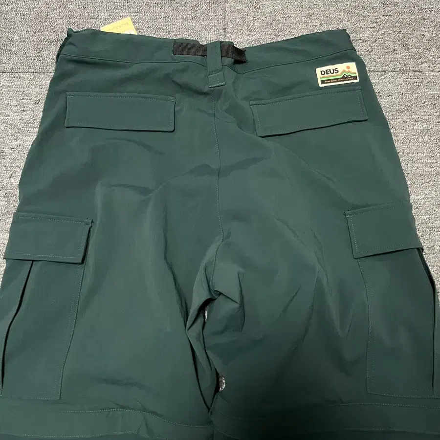 데우스 compass pant (L)