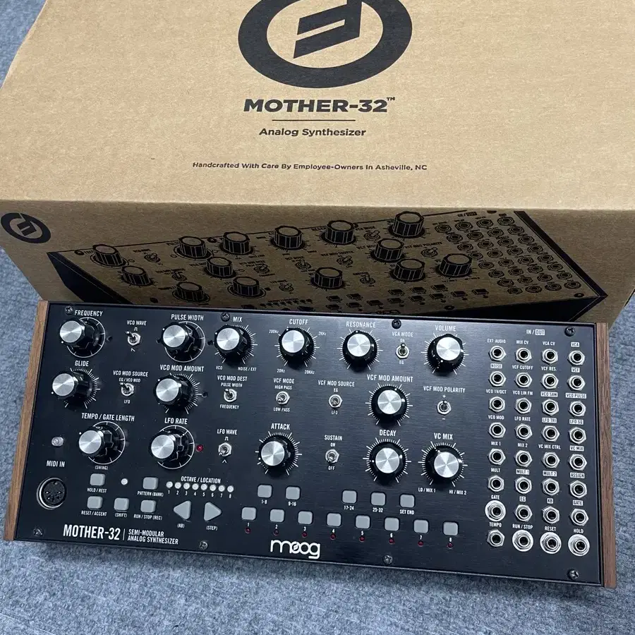 Moog Mother-32