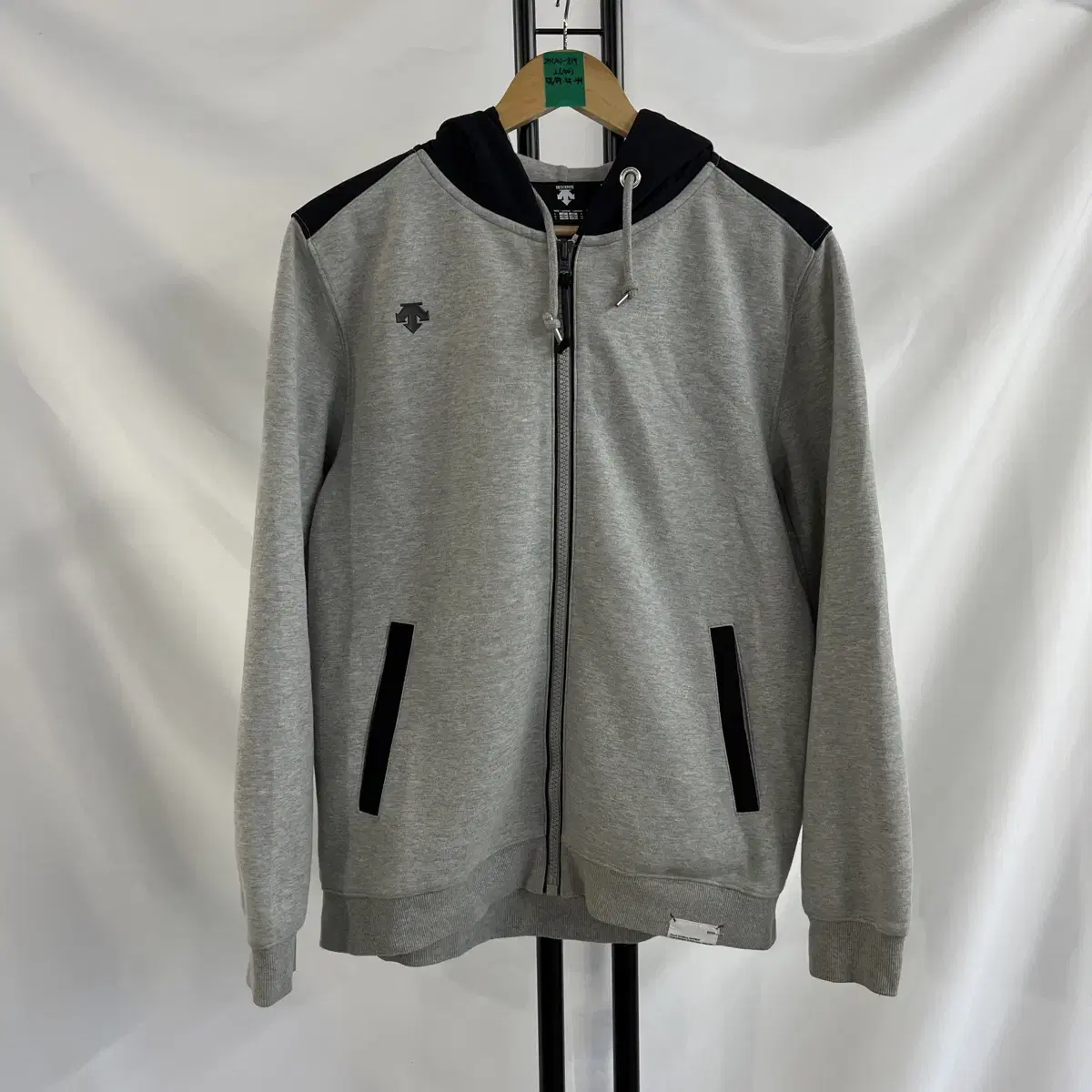 [Genuine/L] Descent Training Grey Hoodie Zip Up