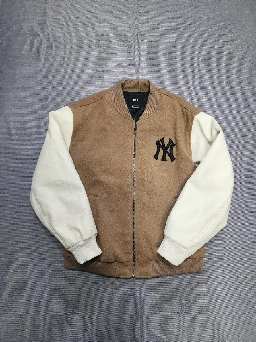 MLB New York Yankees Varsity Jacket Size XL