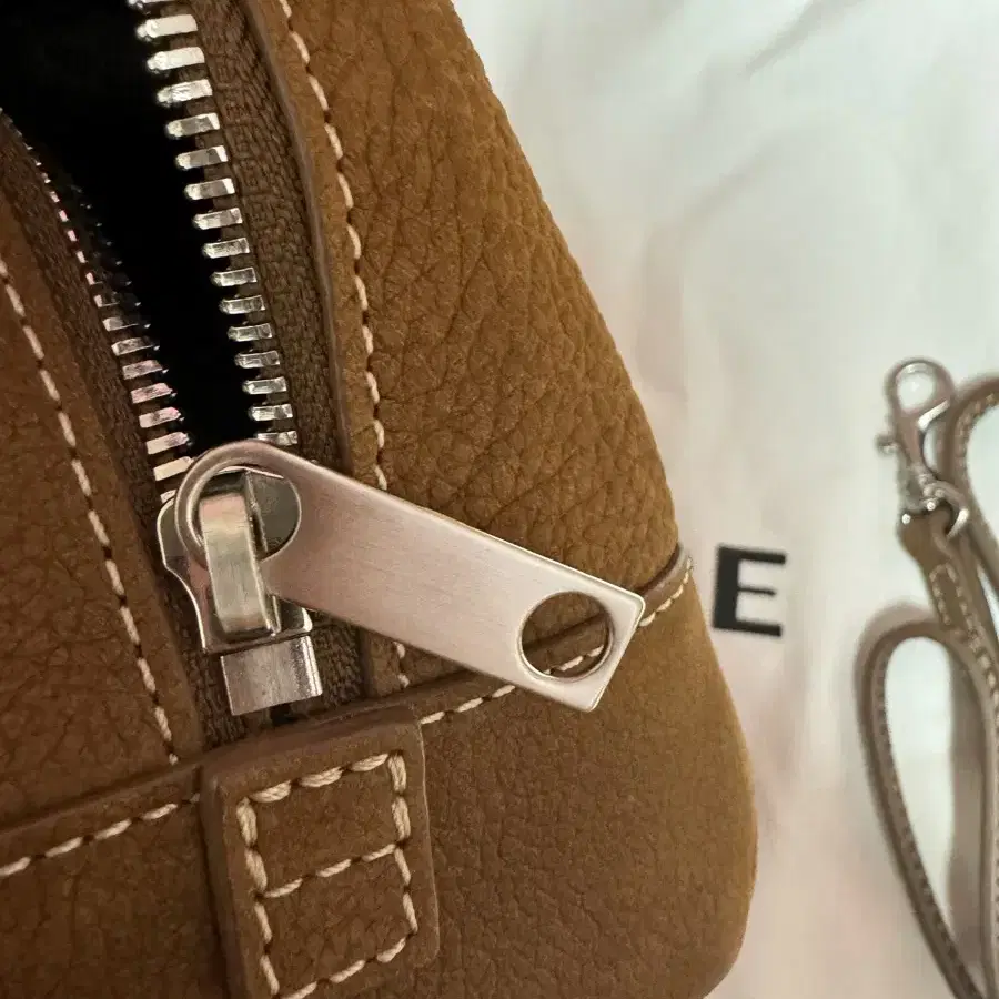 마지셔우드 SOFT TOTE MINI_chestnut nubuck