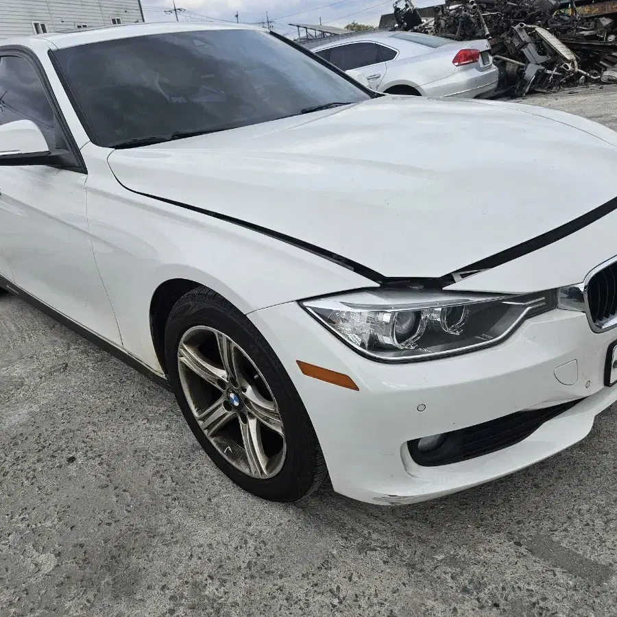 bmw f30 320d 14년식 차량부품 판매합니다