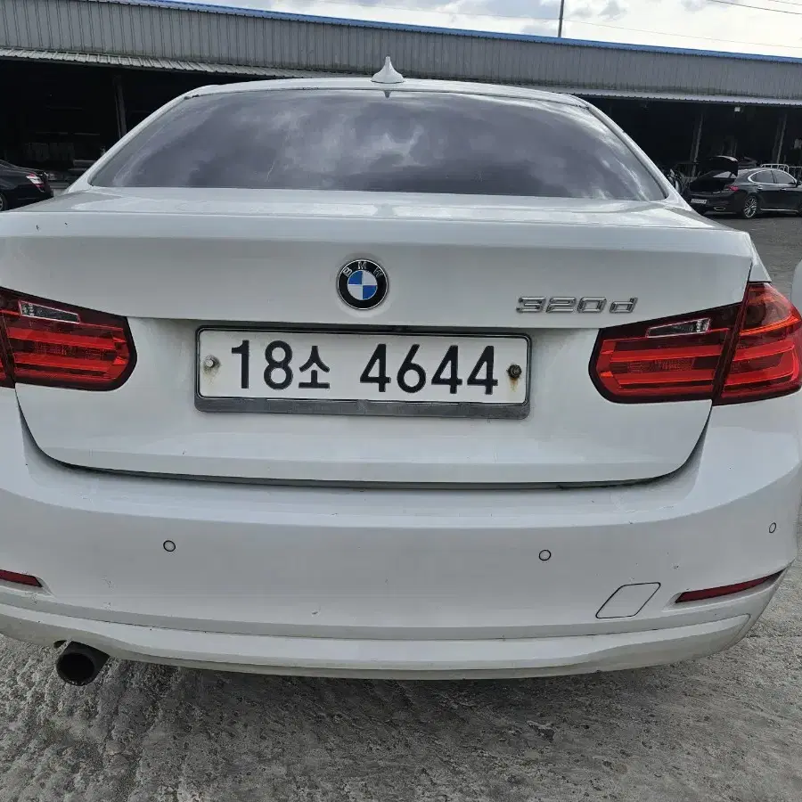 bmw f30 320d 14년식 차량부품 판매합니다