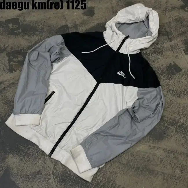 95 Nike Windrunner Windbreaker Jacket