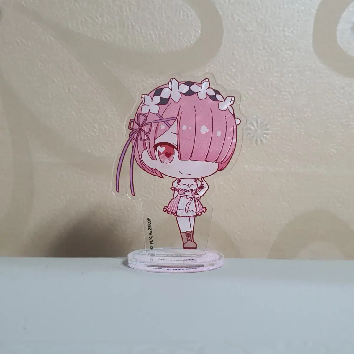 Lizero Ram acrylic stand is selling