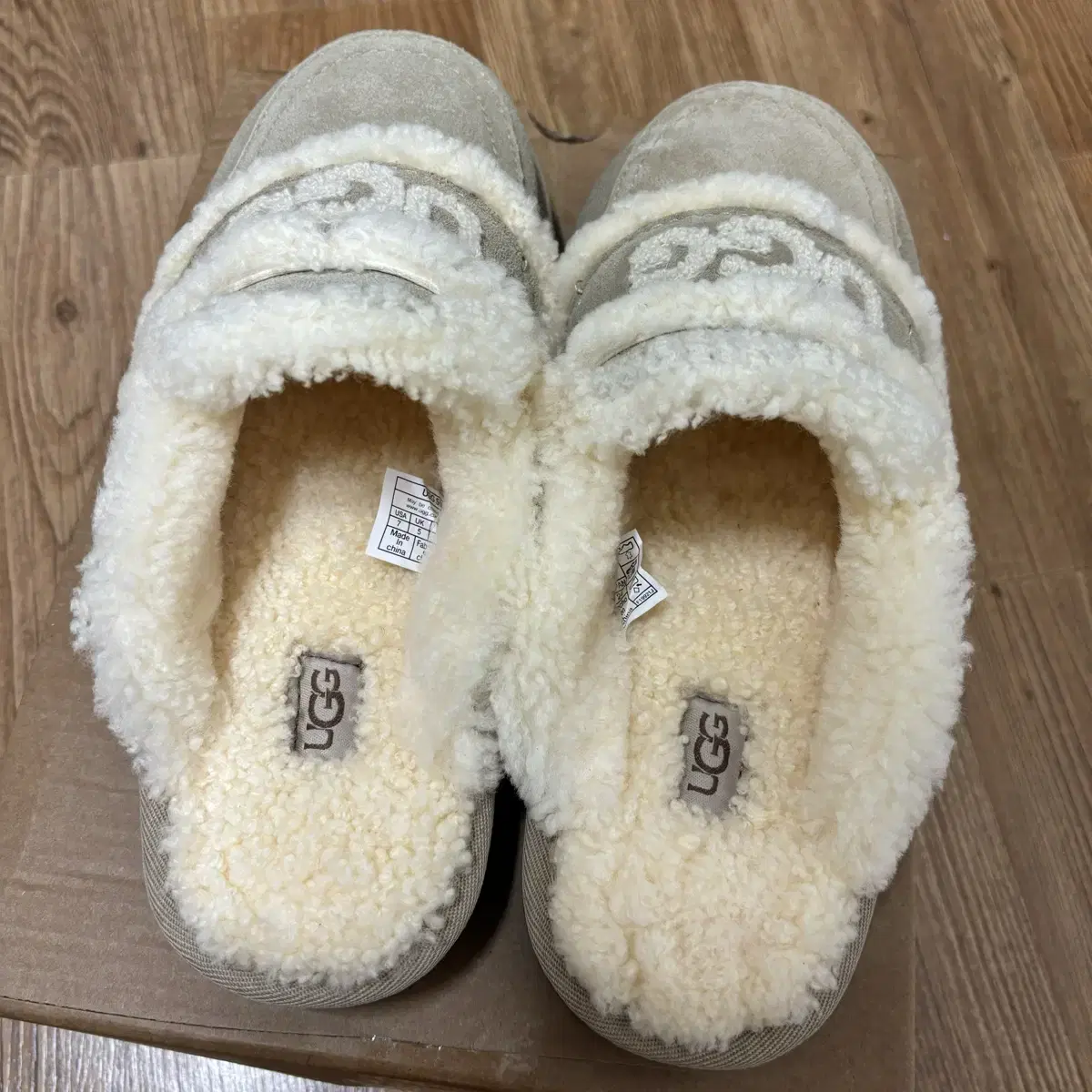 어그슬리퍼 UGG 연한베이지 240(38)