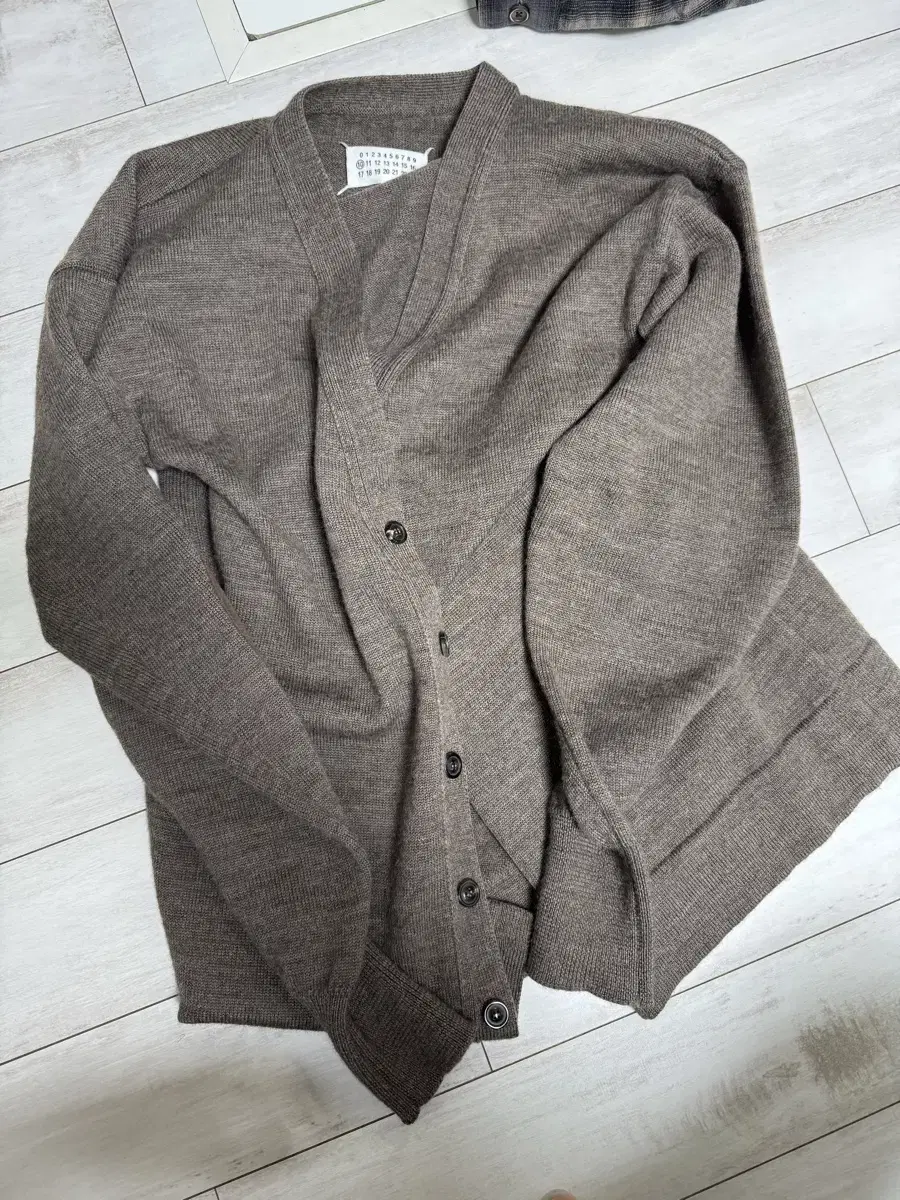 Margiela Elbow Patch Cardigan [L]