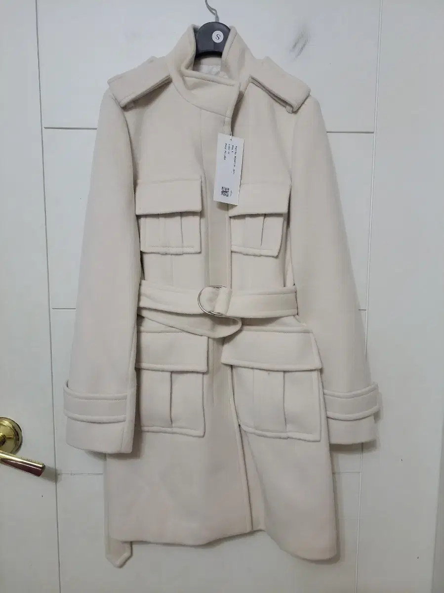 택채새상품)BEIGE 택가567000원 울100하프코트