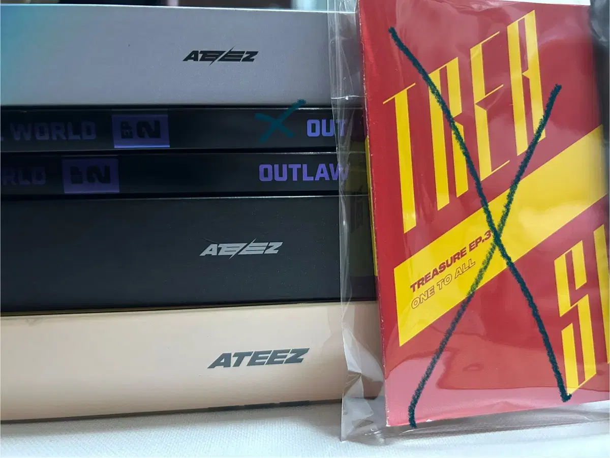 ateez unstanning Quick sale goods disposal photocard albums disposal albums sold in bulk no photocards