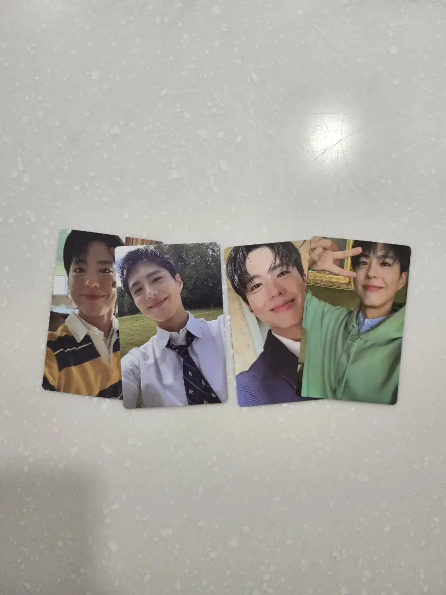 Park Bogum 2024 Season's Greetings photocard 4 pieces + pre-order benefit 1 piece