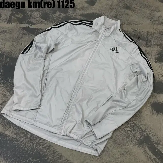 W105 Adidas Windbreaker Jacket Light Grey