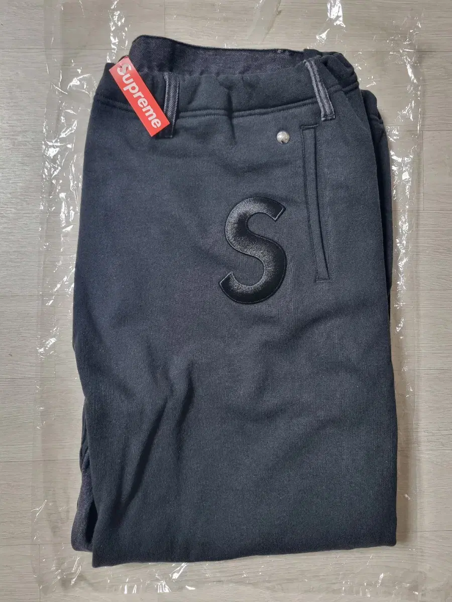 Supreme Bliss Sweatpants jin Black New