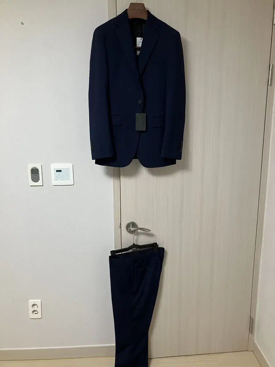 Zeke Fahrenheit Three-Piece Suit Set ( New )