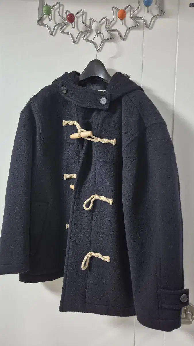 Lo-fi Overfit Steady Short Duffel Coat in Navy for sale.