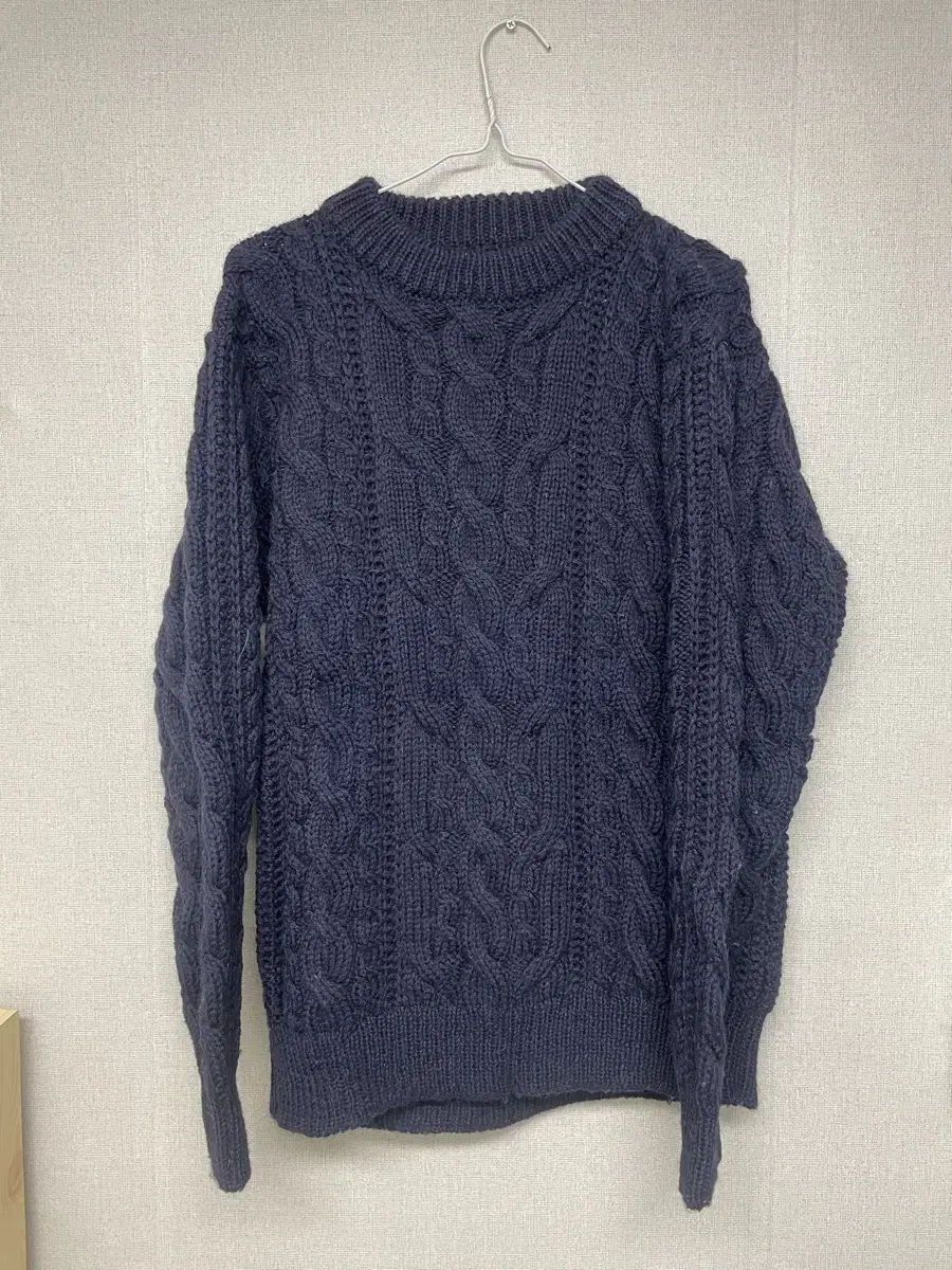 Howlin' Poviden Sweater M