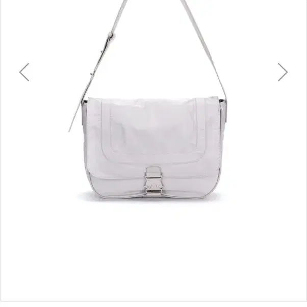 마뗑킴 BIG BUCKLE BAG IN LIGHT GREY