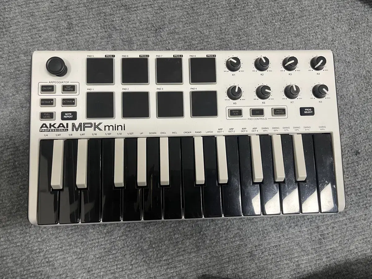 Akai MPK Mini