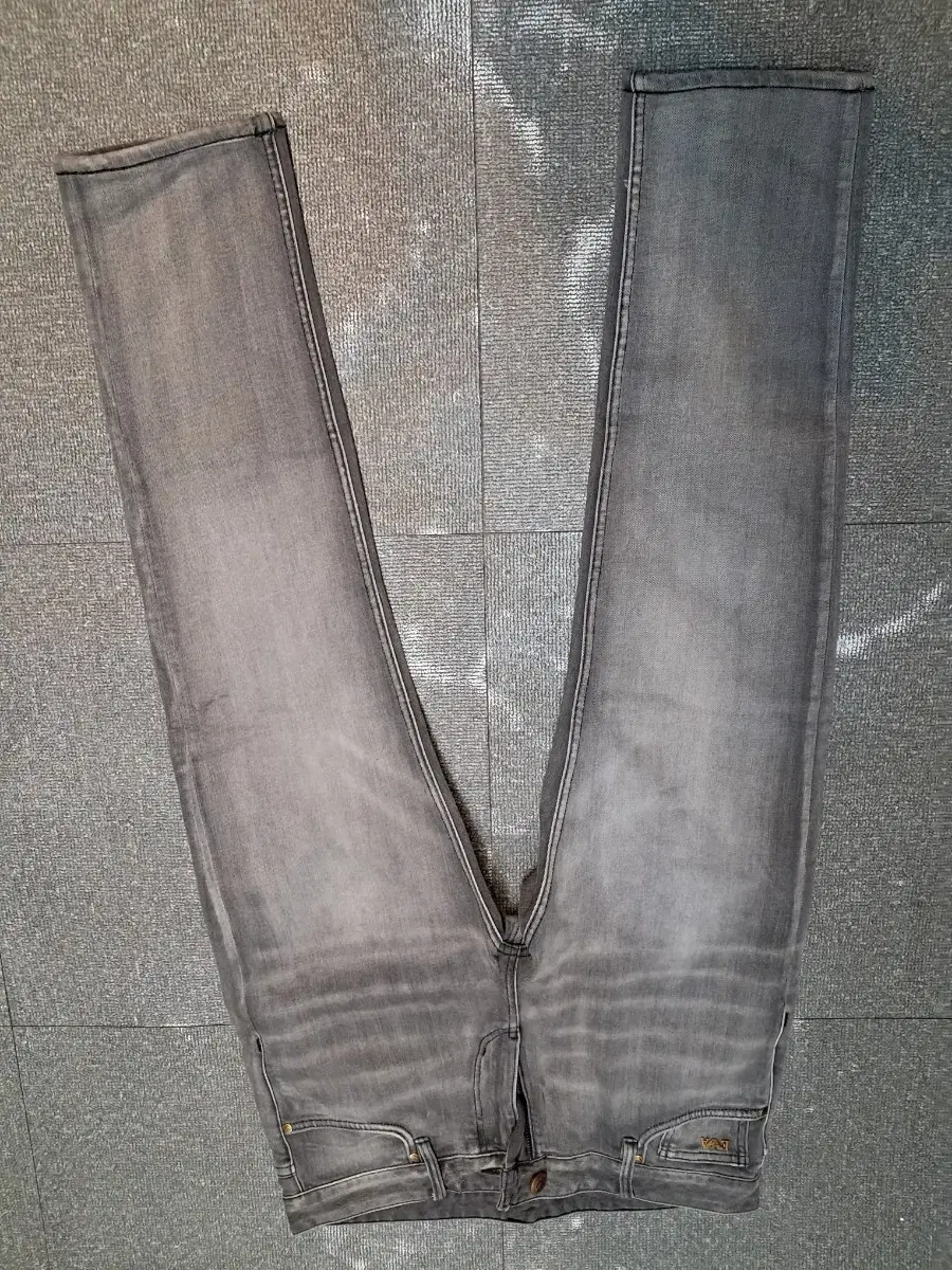 Almani Jeans