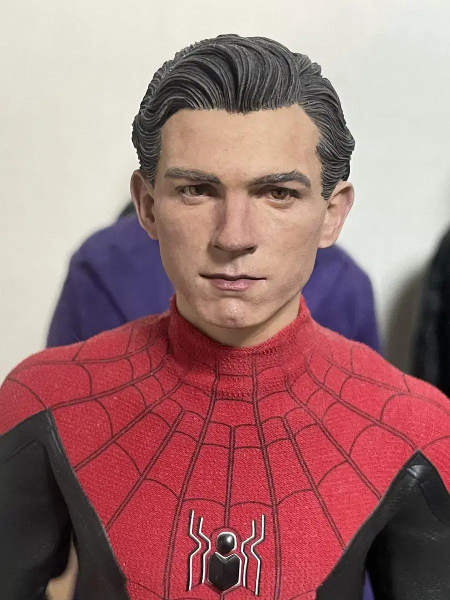 Hot Toys x Tom Holland Spider-Man Head