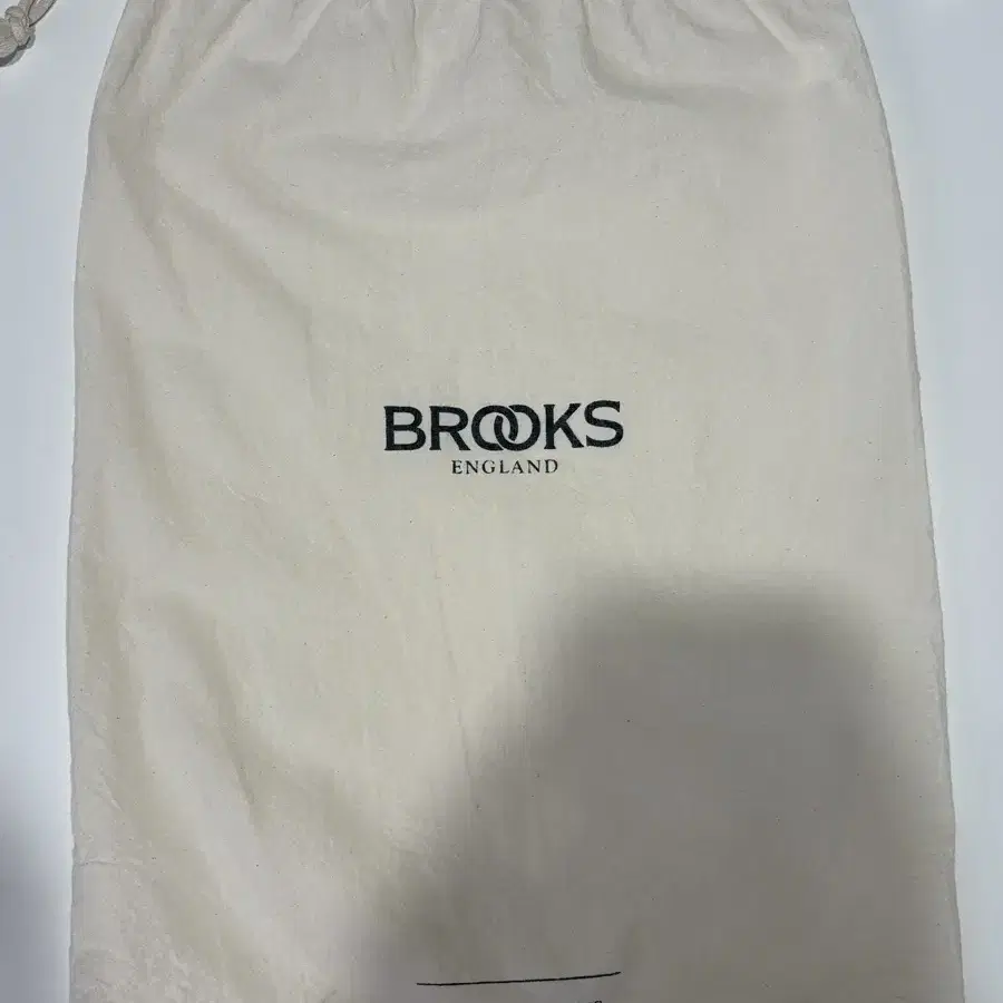 브룩스 brooks 소호 레더 숄더백 블랙