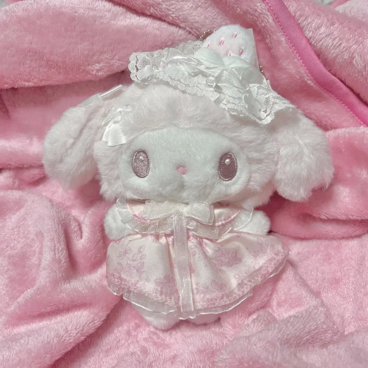 My Melody Shiroichigo Mascot