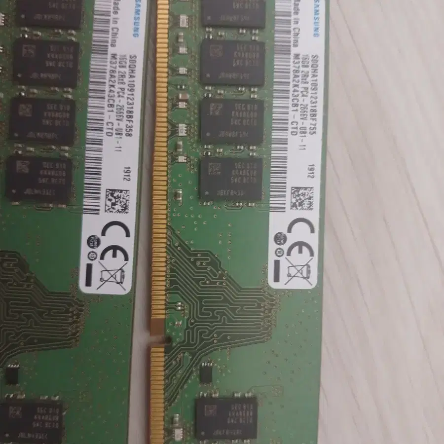 i5 9400f, 16기가 램 2개 , 600파워 케이스