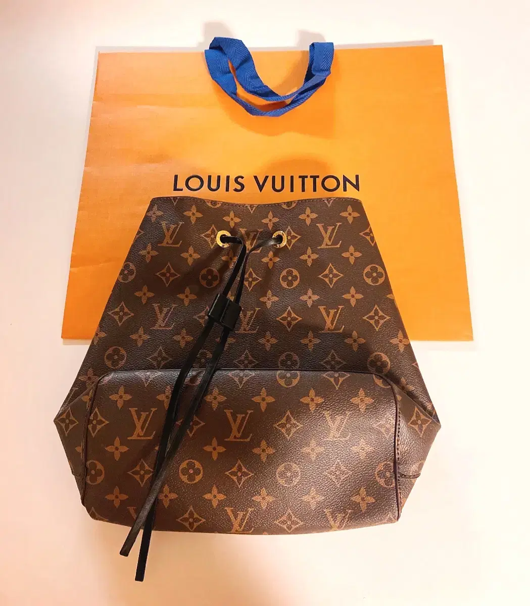 [급처!!! 새상품급] LOUIS VUITTON 루이비통 네오노에