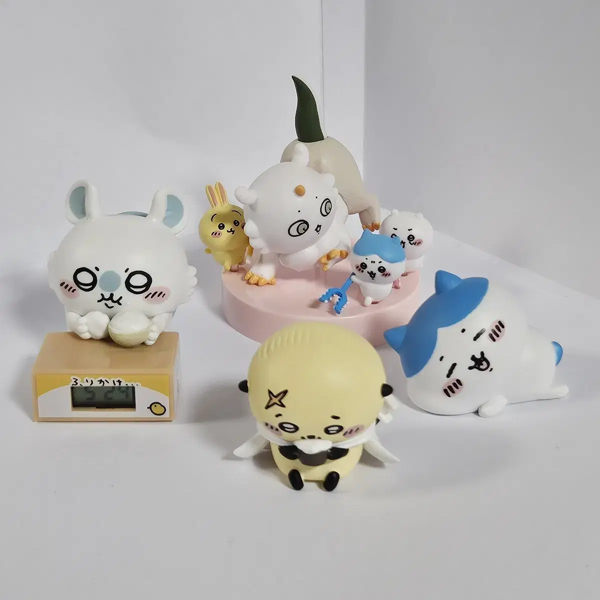 Bulk) Chiikawa Munjakkei Hachiware Momonga Rakko Figures Gacha Clock Mascot Doll