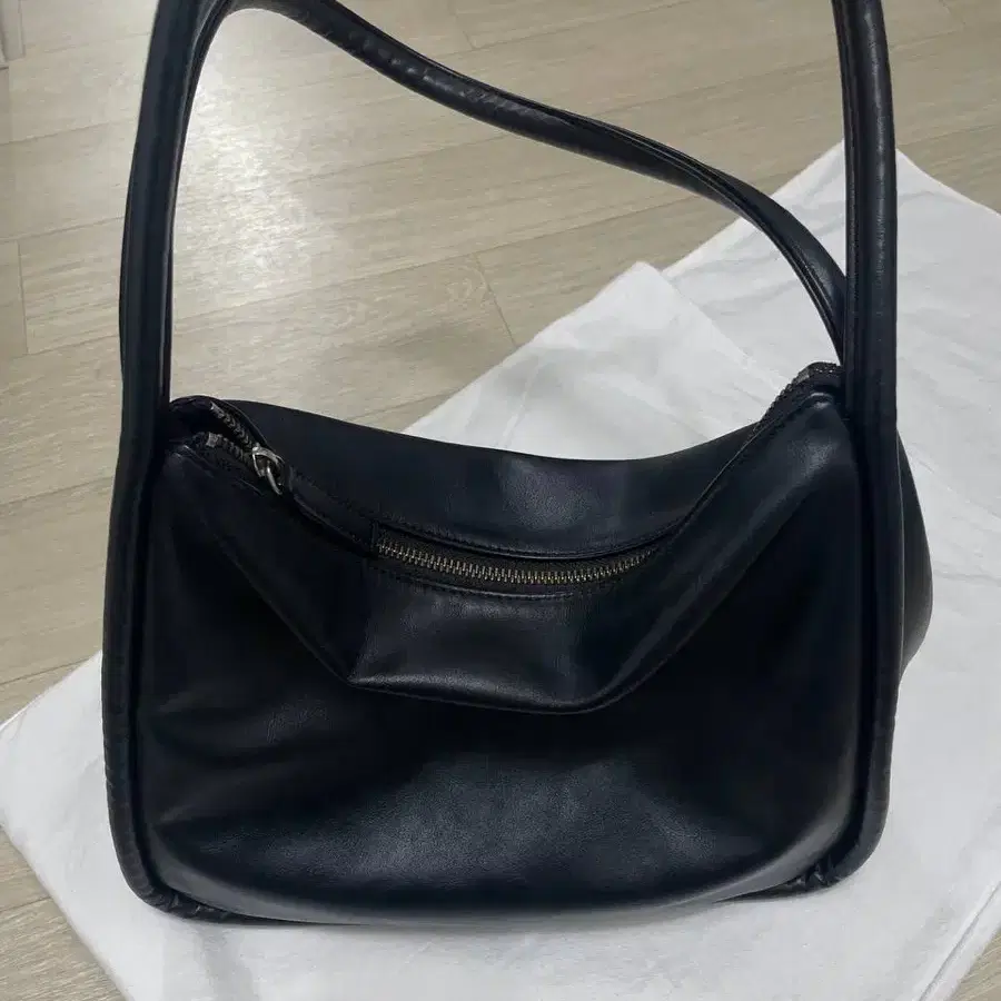 여밈 ridge bag 블랙