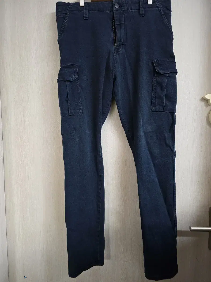 CKJKelvin Klein Jin Navy Cargo Pants, size 32