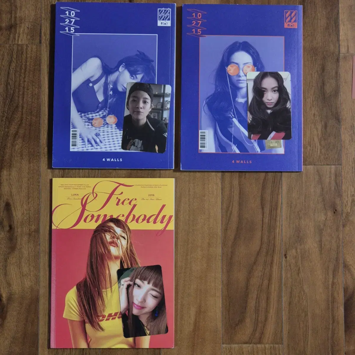 F(X) Four Walls Photo Cards album in bulk