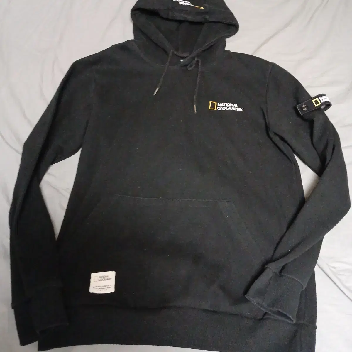 Hoodie with National Geographic waffen