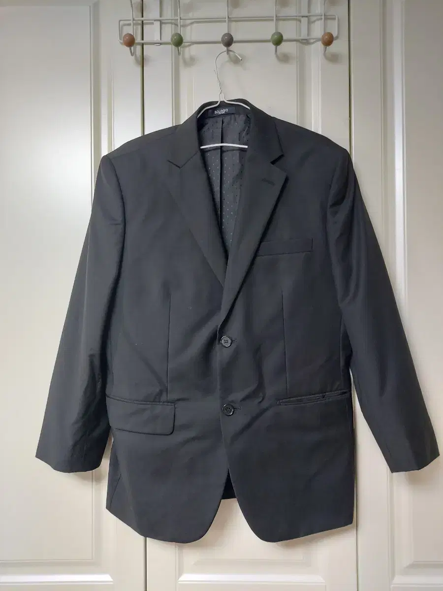 MenBlack suitJacket95/ Pants30-31 inches Wool-silk blend