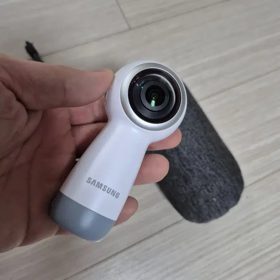 배터리 방전된 VR 360 카메라 삼성 SM-R210