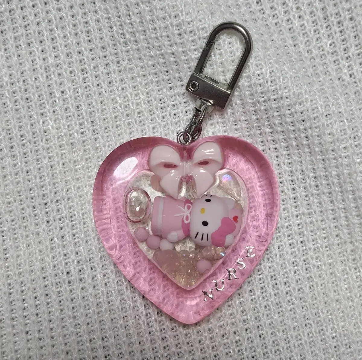 San Lioness Nurse Hello Kitty Resin Water Heart Shaker keyring strap