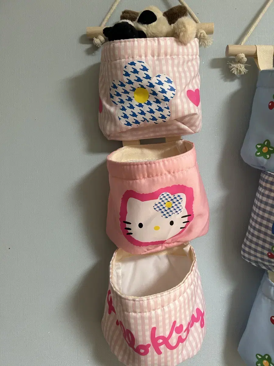 Hello Kitty Storage Rack