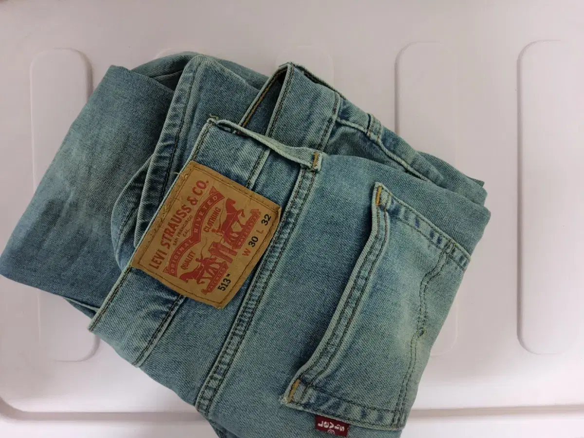 Levi's Denim 32 30